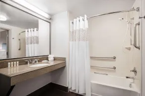 Hampton Inn Loveland - Salle de bain