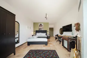Serotonin Premium Collection - Room