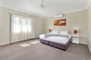 Coachmans Inn Warwick - Room