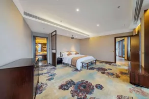Howard Johnson By Wyndham Lake Serenity Hotel Neijiang - Rom