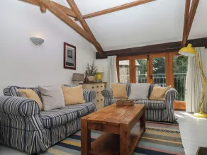Fixit Cottage - Living area