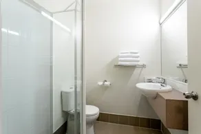 Redcliffe Motor Inn - Baño