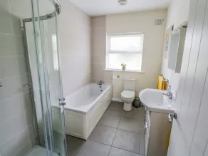 2 Castle Cove - Bathroom