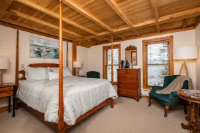 Spouter Inn Bed & Breakfast - Room