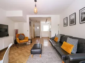 2A The Mews - Living area