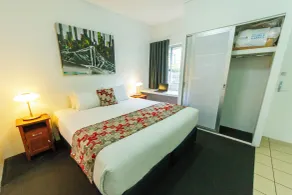 The Miro Apartments - Room