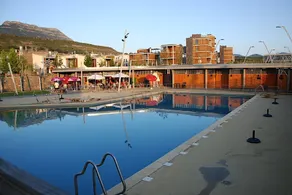 Pre-pyrenees Privileged Site For Hiking, Excursions And Skiing - Piscina