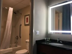 MainStay Suites Orange County John Wayne Airport - Bathroom