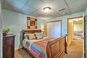 Charming Getaway w/ Lake Cumberland Views! - Værelse