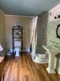 Captain Sweetser's Inn - Baño
