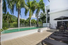 Elysium Apartments - Piscina