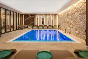 Ramada by Wyndham Zalau - Piscina