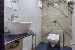 FabHotel Silver Inn - Bathroom