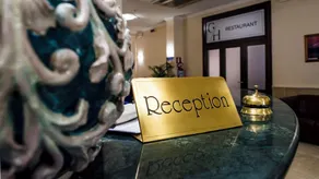 GH HOTEL  - Rezeption