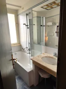 Grand Hotel Palace - Badezimmer