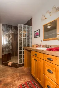 DiamondStone Guest Lodges - Room