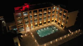 Sumergarh Resorts - Facciata della struttura