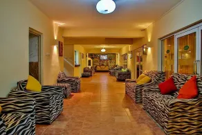 Miridiya Lake Resort - Coin salon dans le hall