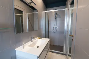 Hotel Enzo - Bathroom