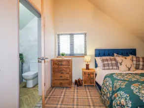 The Oak Room - Windmill Country Retreats - Camera