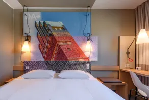 T H E Darmstadt - Room
