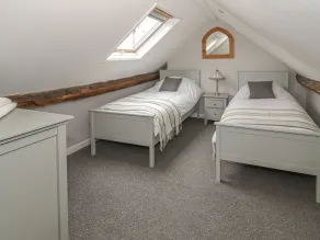 5 Coley Lane - Room