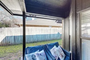 Near Lake & Beach: Welcoming Home w/ Patio - Interiør