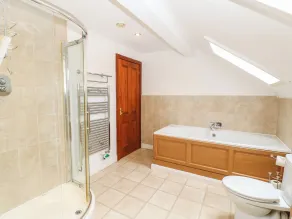 The Barn - Bathroom