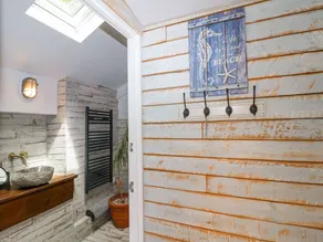 2 Cliff Cottages - Bathroom