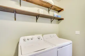 Charming Bend Home w/ Porch & Yard: Great Location - Interiør