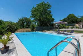 Holiday House with Pool Villa Ladybug - Piscina