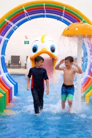 Radisson Blu Hotel & Resort, Sohar - Piscina