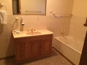 Glenaire Apartments at Frazer St - Bathroom