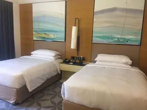 DoubleTree by Hilton Ahmedabad - Room