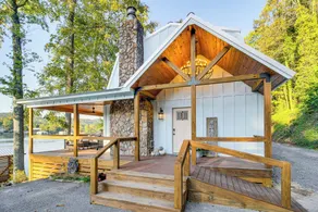 < 1 Mi to Boat Launch: Home w/ Dock in Scottsboro - Innvendig