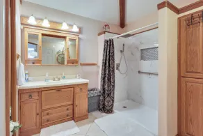Salem Getaway w/ Hot Tub Near Parks & Boating! - Badeværelse