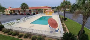 Red Roof Inn Tifton - Pool
