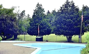 Hungry Trout Resort - Pool