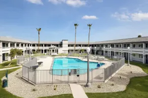 Spark by Hilton Santa Nella on I-5 - Piscine
