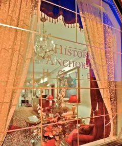 Historic Anchorage Hotel - Restaurant