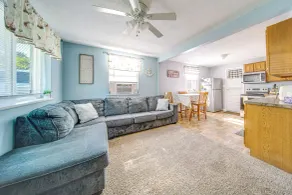 Steps to Strip & Lake! Family-friendly Geneva Gem - Interior