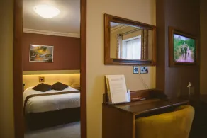 The Farnham Arms Hotel - Room