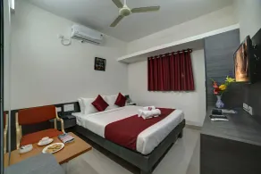 SM Royal Suites - Room