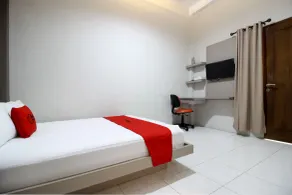 RedDoorz Plus near UPN Jogjakarta 2 - Room