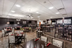 Crowne Plaza Milwaukee Airport by IHG - Restaurant