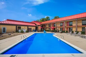 Econo Lodge Columbus near Airport - Piscine