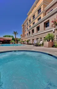 Holiday Inn Ontario Airport - California by IHG - Piscina