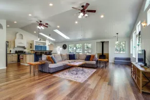 Riffle Road Ranch: 10 Acres, 8 Mi to Silverwood - Intérieur