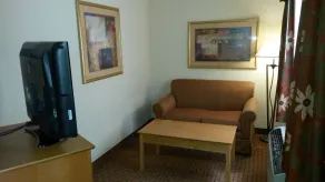 Holiday Inn Express Hotel and Suites Jenks by IHG - Habitación