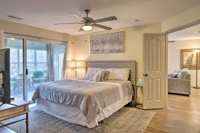 Lakefront Branson Condo w/ Porch & Dock Access - Intérieur